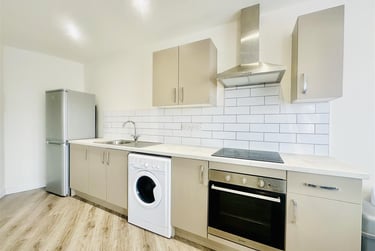 2 bed flat, 31 Gregory Street, Lenton, Nottingham, NG72NL - Image 2